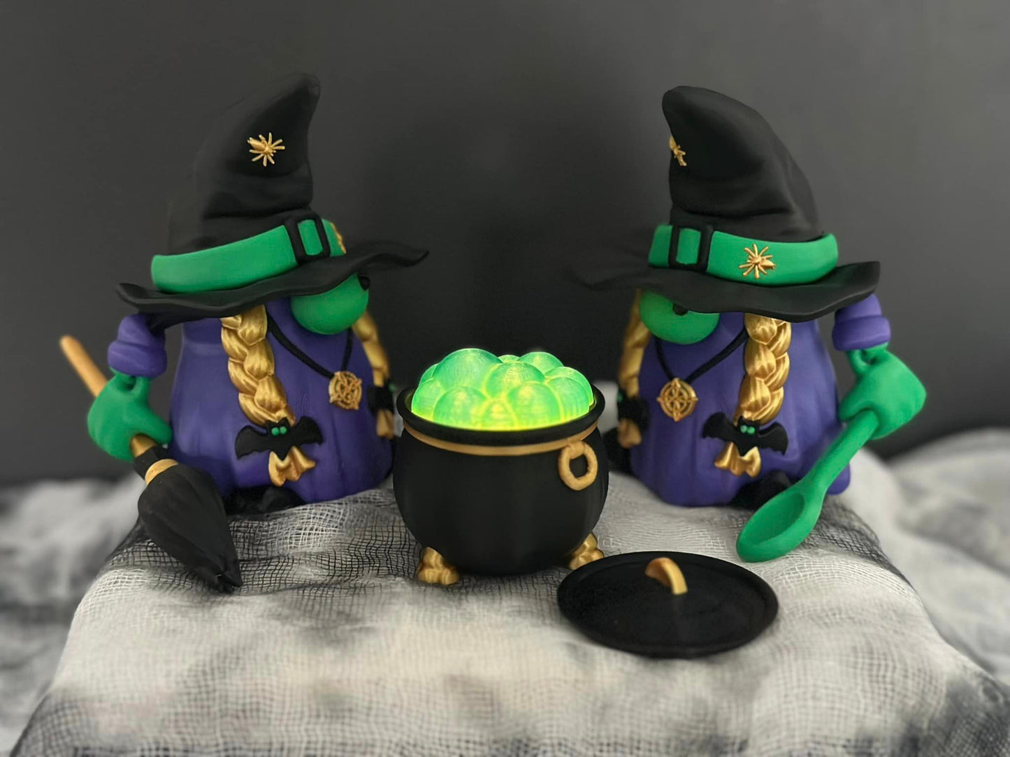 Gnome Witch with Cauldron